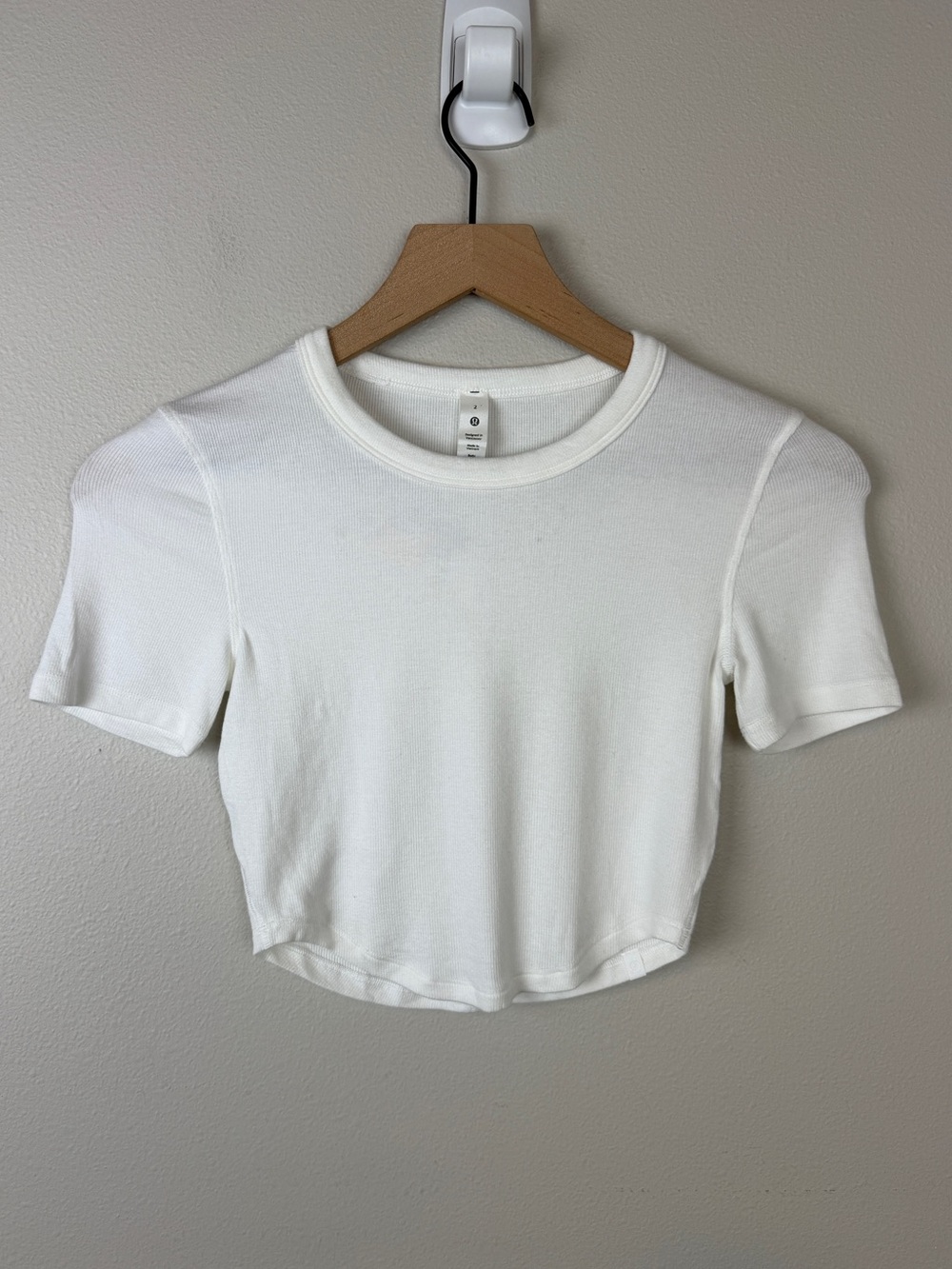 Lululemon Hold Tight T-Shirt Cropped Ribbed Short Sleeve